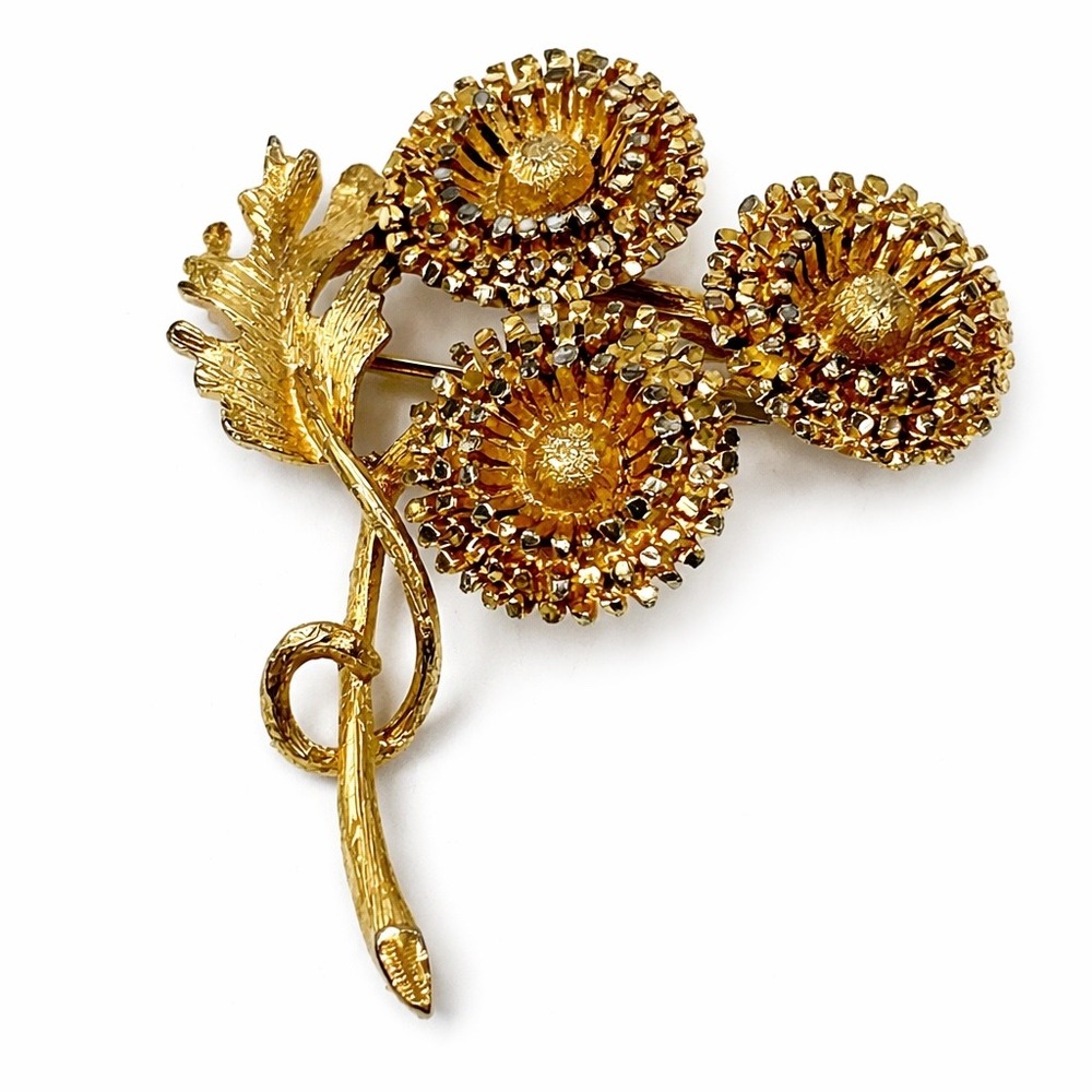 Vintage BSK Gold Tone Triple Flower Floral Brooch Pin Mid Century Textured Leaf